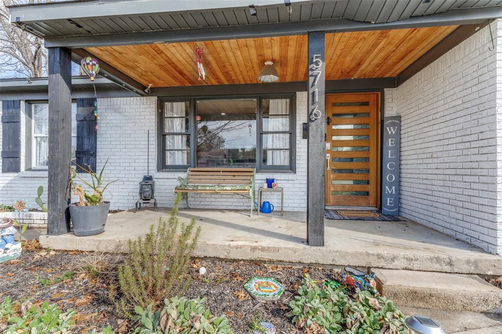 5716 Tracyne Drive Property Photo 4