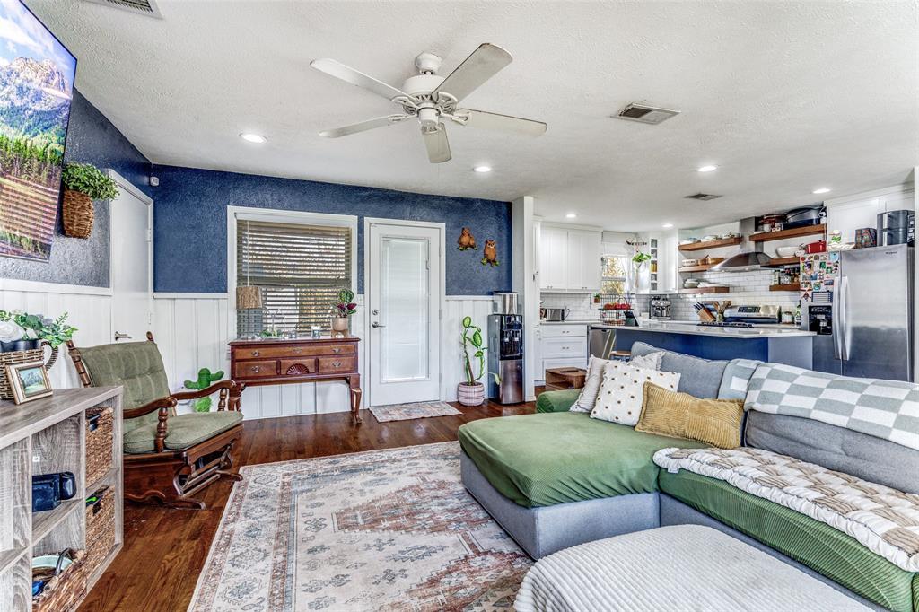 5716 Tracyne Drive Property Photo 8