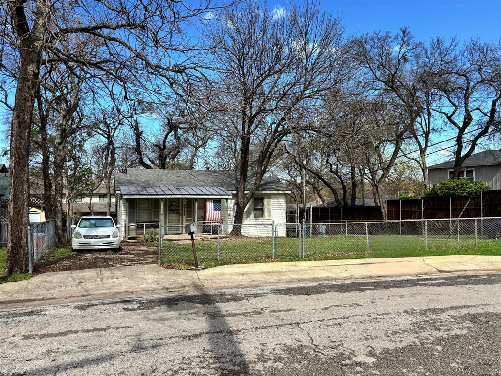 8043 Deer Trail Drive Property Photo 1