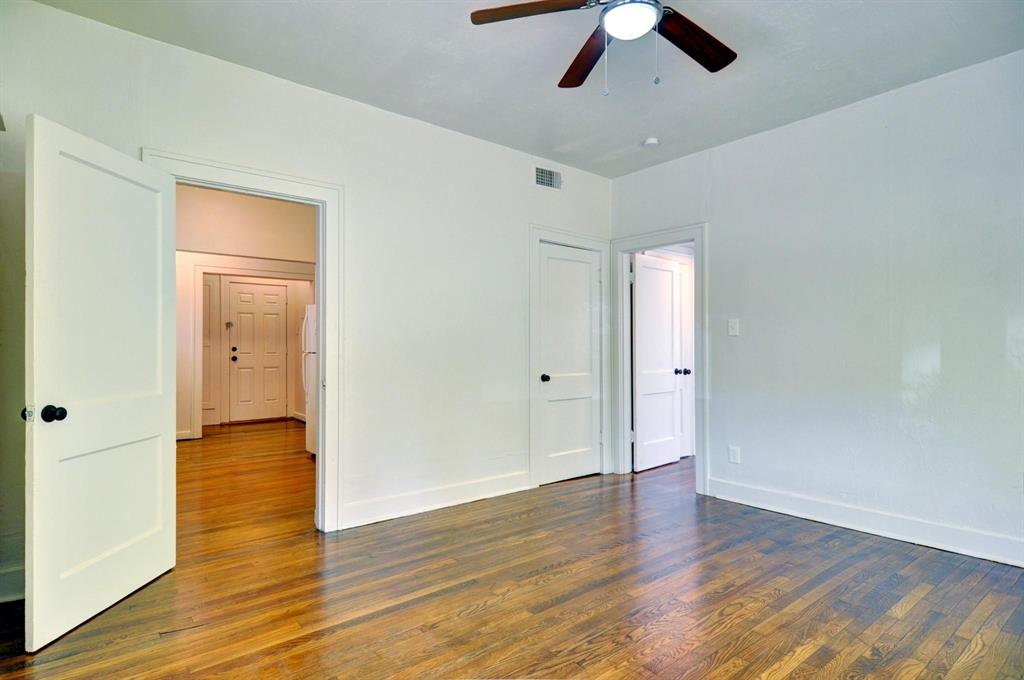 2844 Travis Avenue Property Photo 6