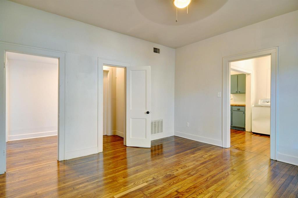 2844 Travis Avenue Property Photo 7