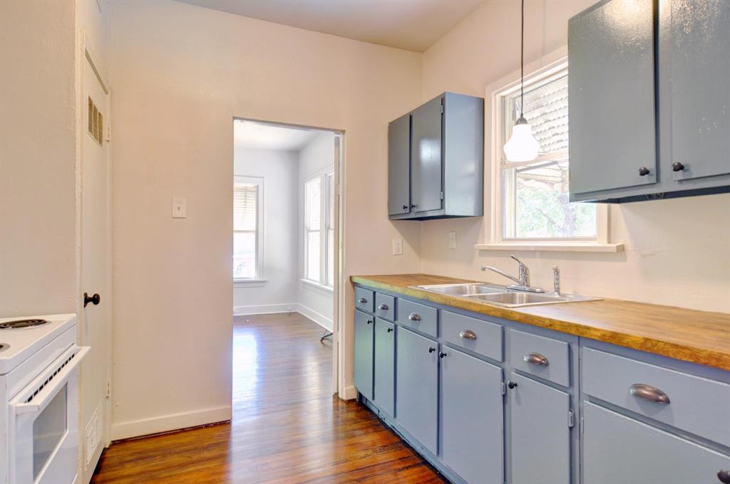 2844 Travis Avenue Property Photo 11