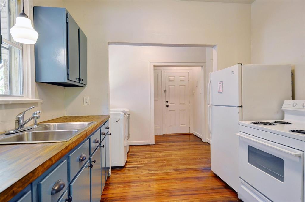 2844 Travis Avenue Property Photo 12