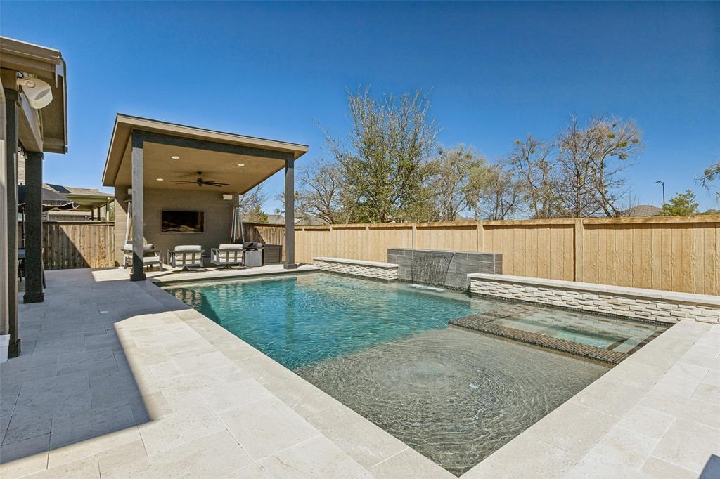 1404 Big Creek Drive Property Photo 1
