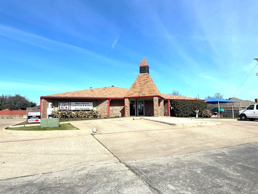 2210 Kelly Boulevard Property Photo 1