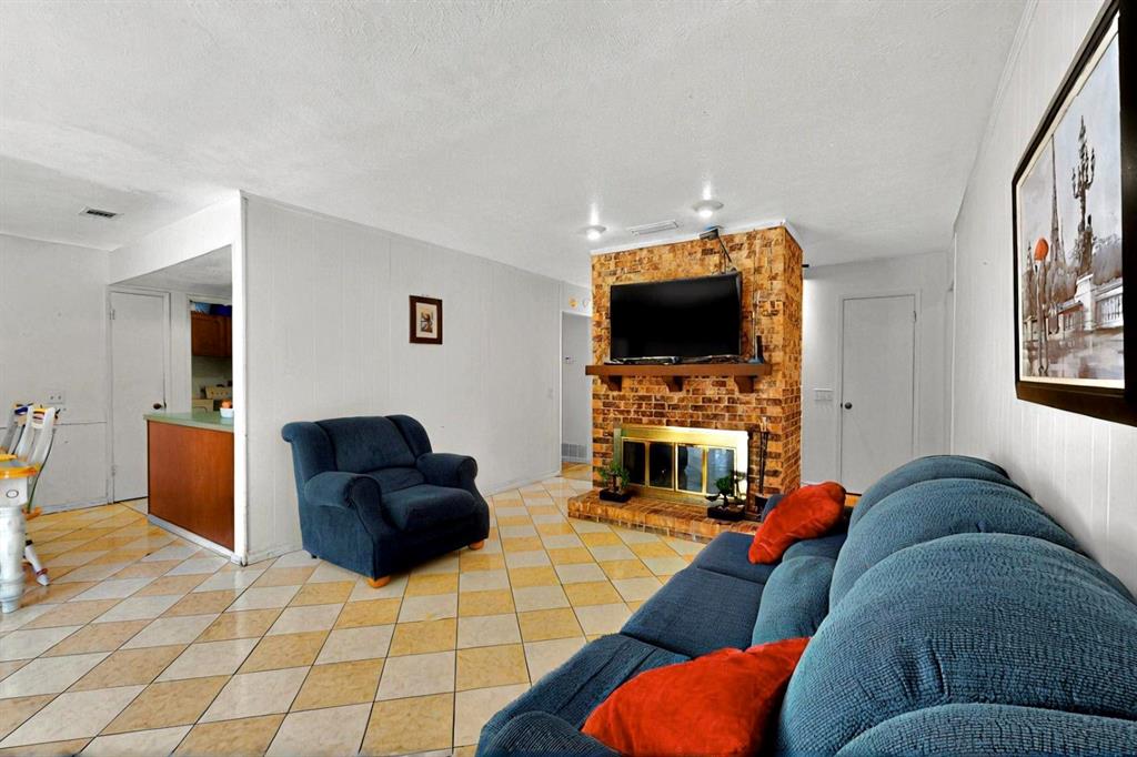 3714 Burning Tree Lane Property Photo 4
