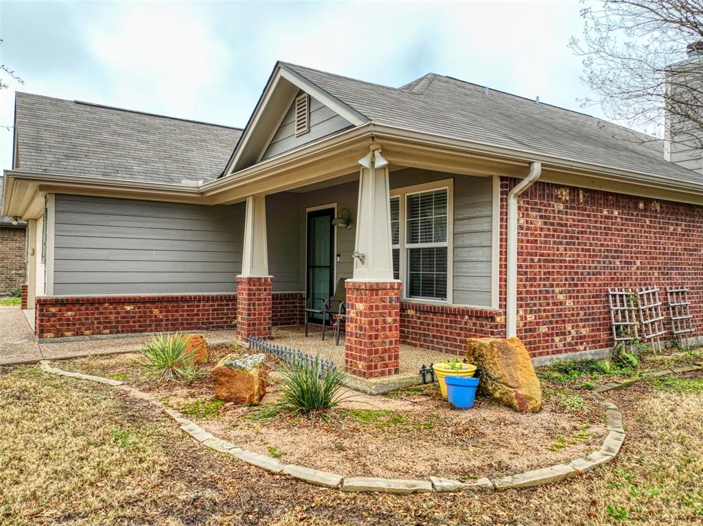 933 Heston Circle Property Photo 1