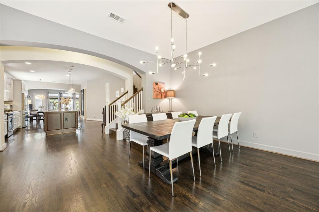 2405 Throckmorton Street Property Photo 4