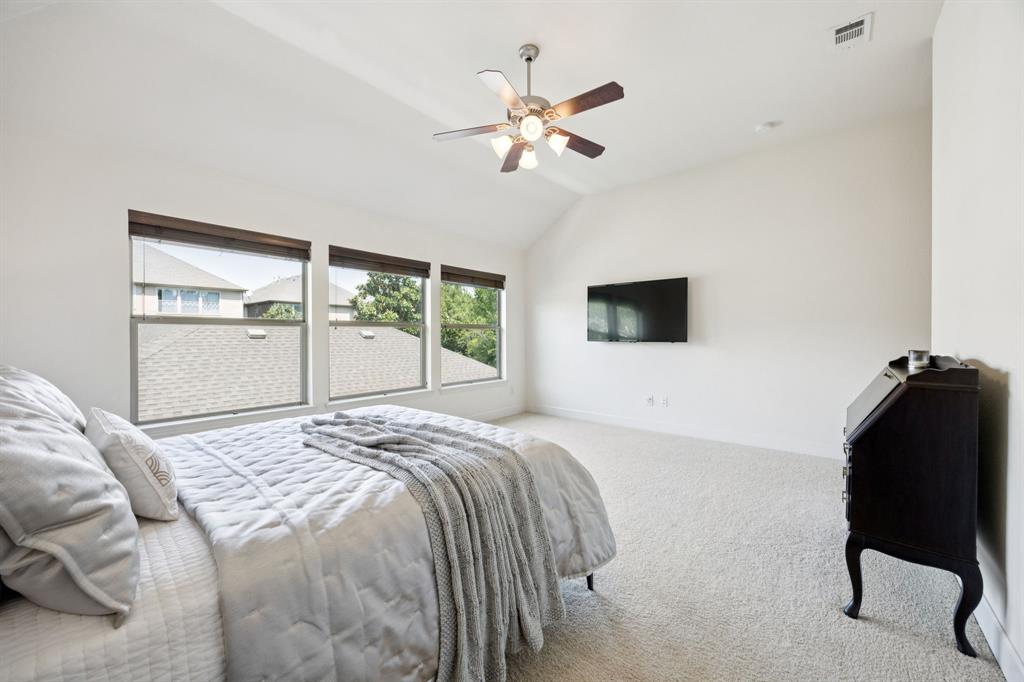2405 Throckmorton Street Property Photo 20
