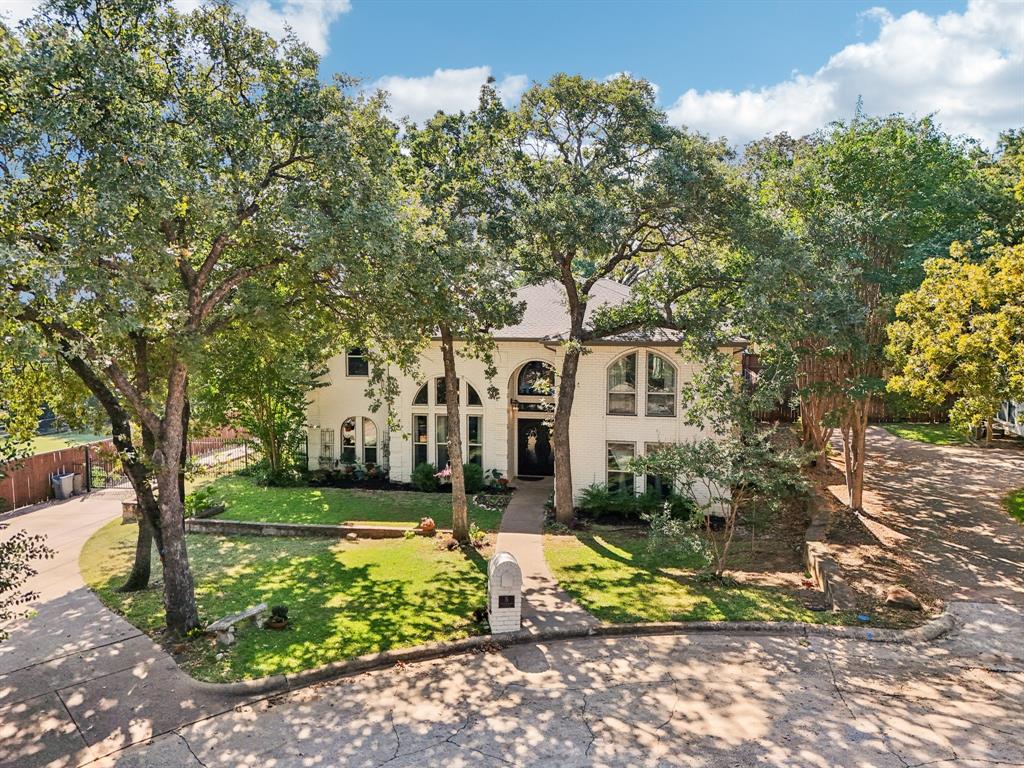 5 Woodlands Court Property Photo 1