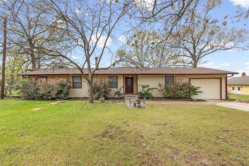 138 County Road 2404 Property Photo 3