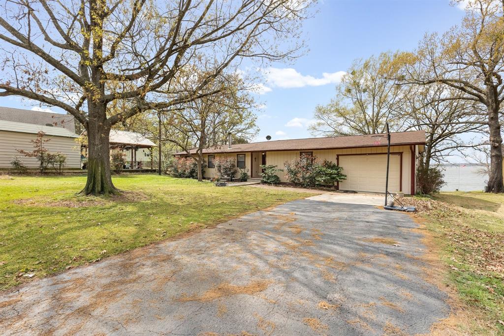 138 County Road 2404 Property Photo 4