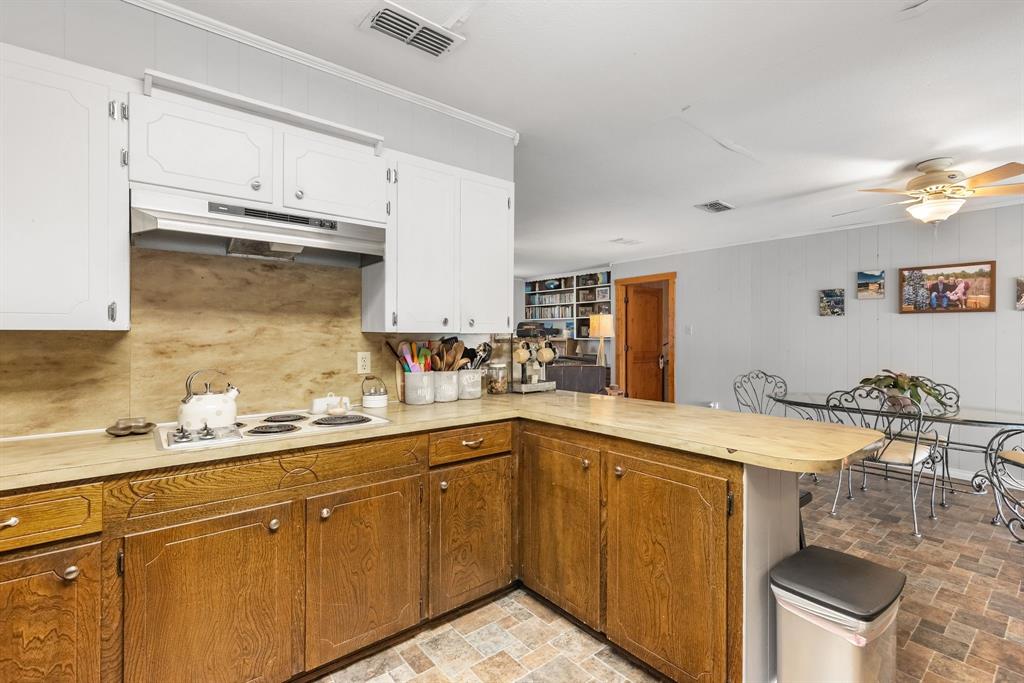 138 County Road 2404 Property Photo 11