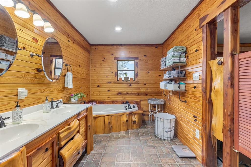 138 County Road 2404 Property Photo 18