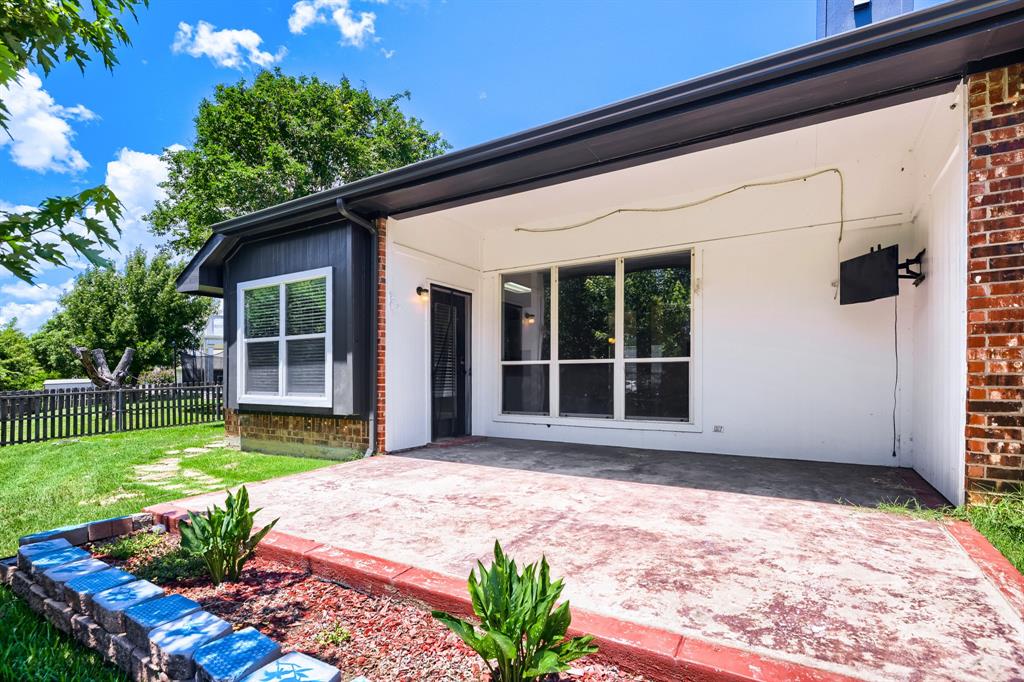 1630 Ashbourne Drive Property Photo 3