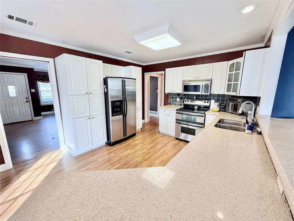 620 Denton Drive Property Photo 4