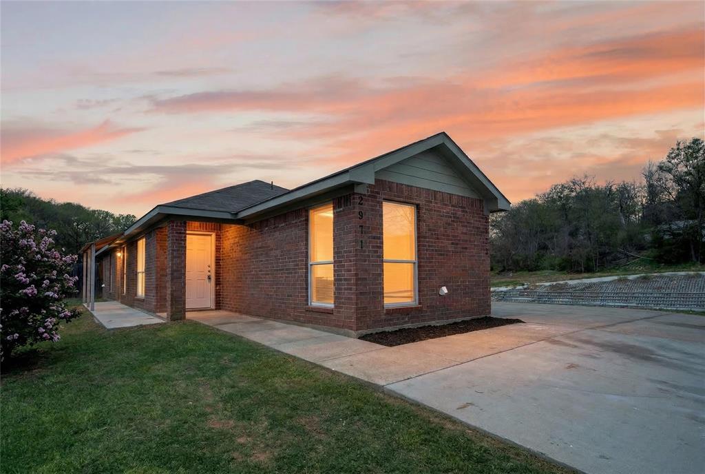 2971 Loving Avenue Property Photo 1