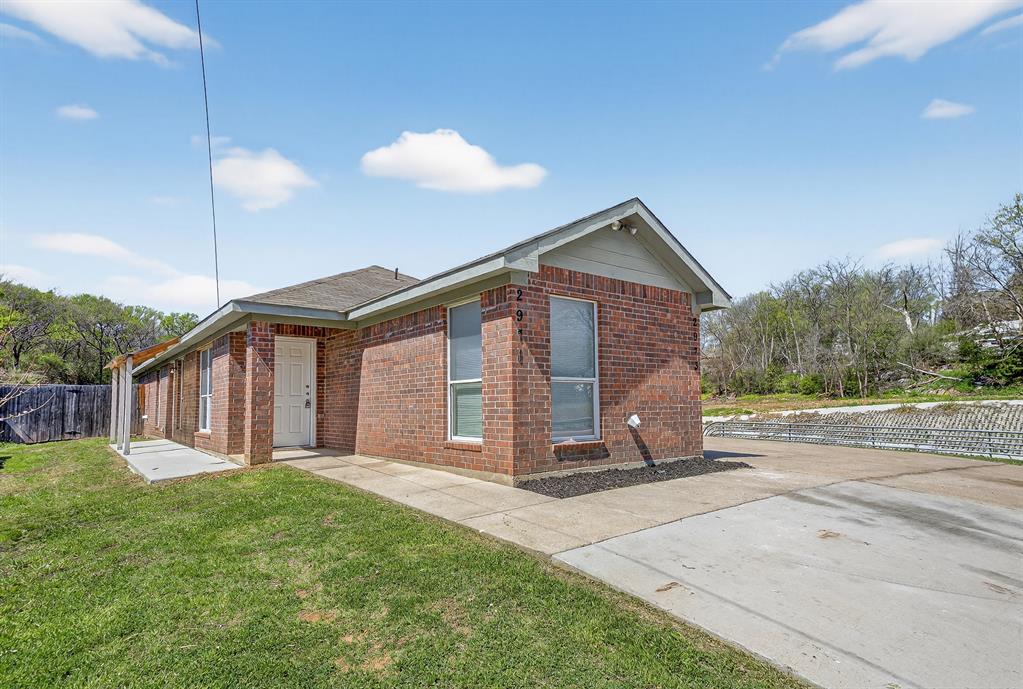 2971 Loving Avenue Property Photo 2