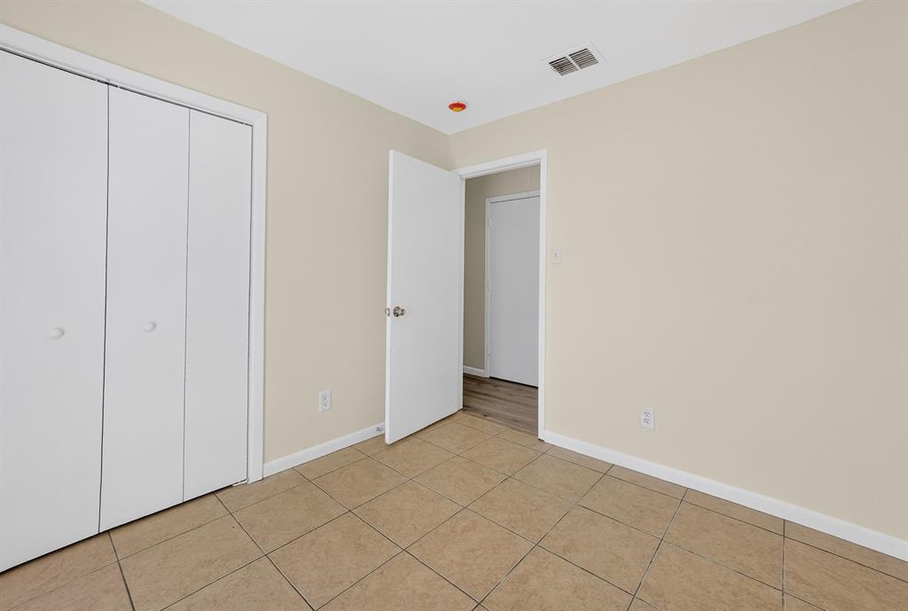 2971 Loving Avenue Property Photo 15