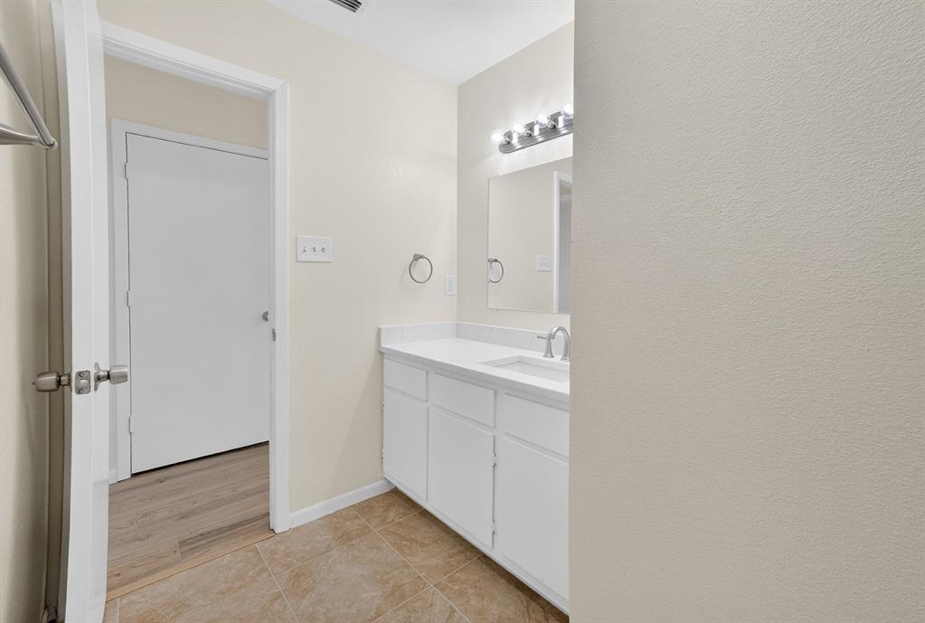 2971 Loving Avenue Property Photo 18
