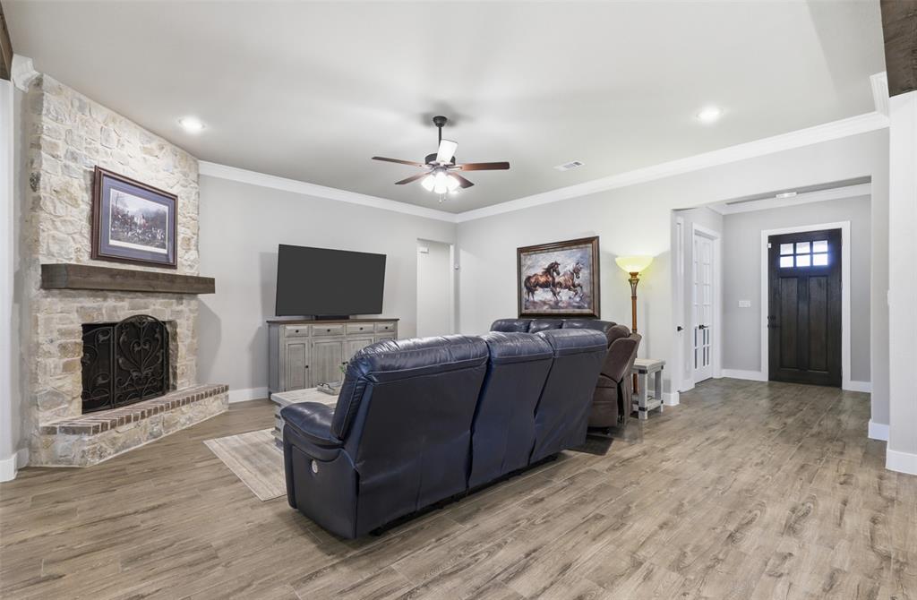 2021 Crystal Palace Boulevard Property Photo 8