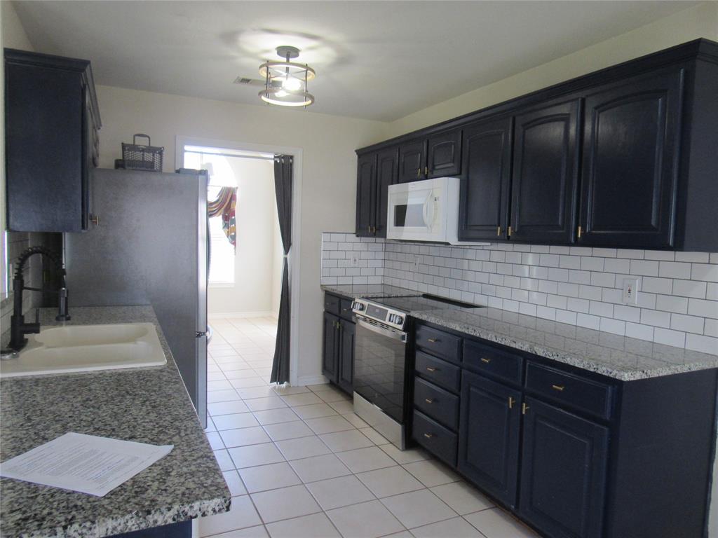 4019 E Fm 120 Property Photo 12