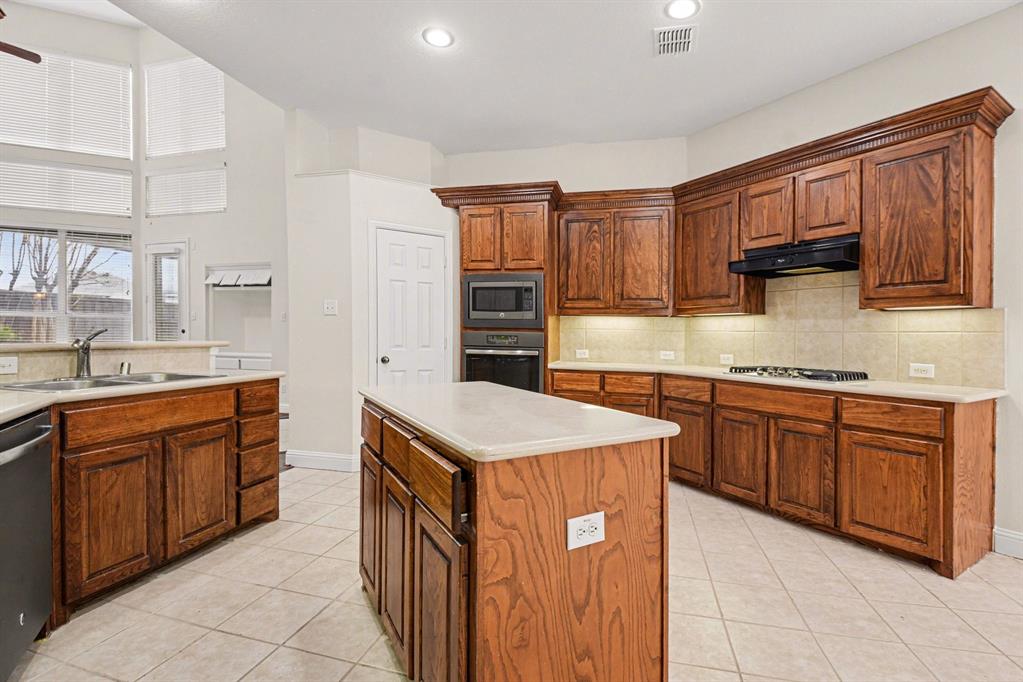 8709 Havant Lane Property Photo 12