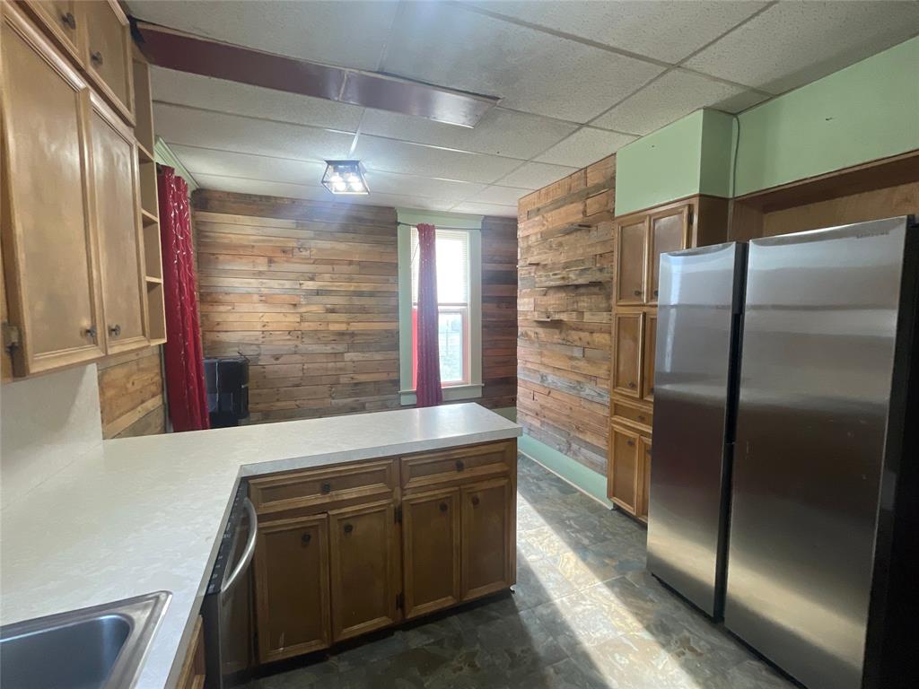 215 W Main Street Property Photo 14