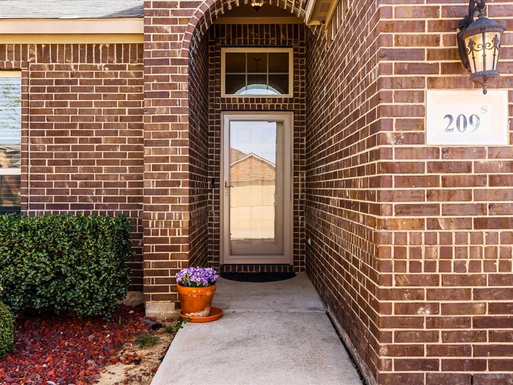209 Emerald Creek Drive Property Photo 2