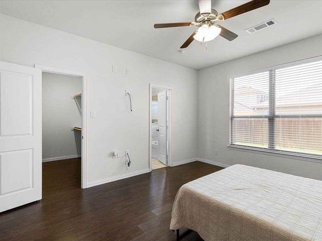 209 Emerald Creek Drive Property Photo 14