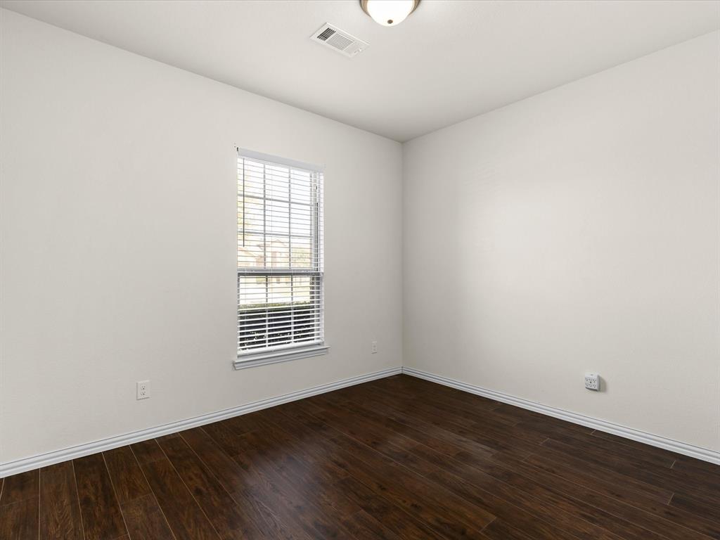 209 Emerald Creek Drive Property Photo 18