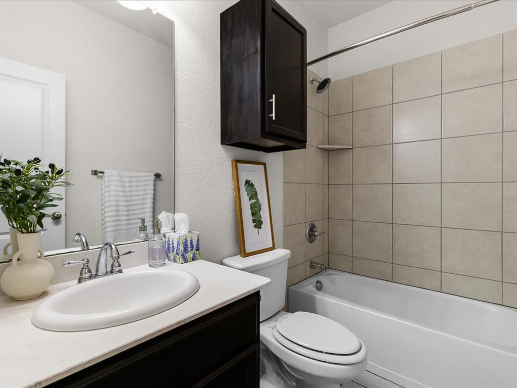 209 Emerald Creek Drive Property Photo 19