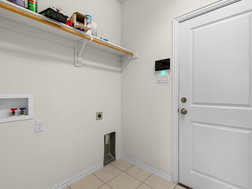 209 Emerald Creek Drive Property Photo 21