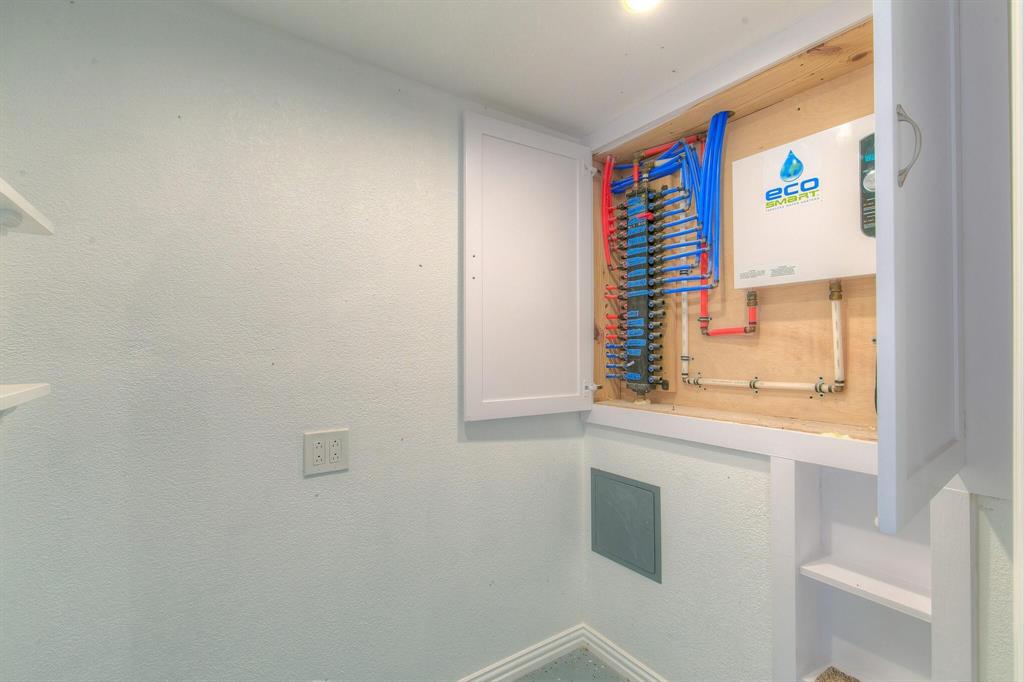 419 Sky Harbour Court Property Photo 29