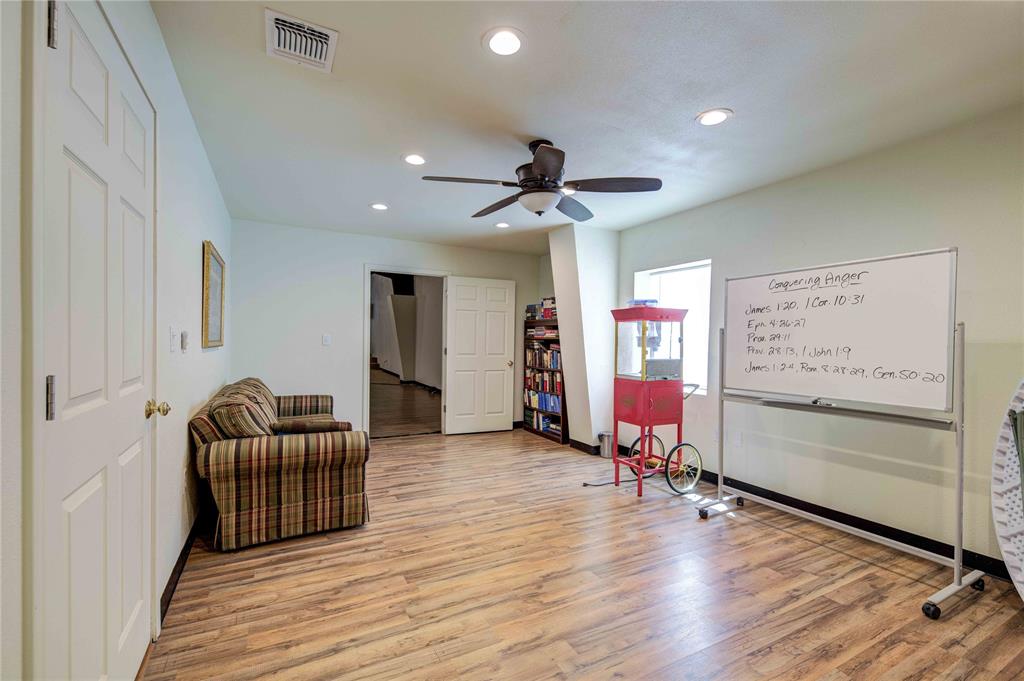 205 N Davis Street Property Photo 10