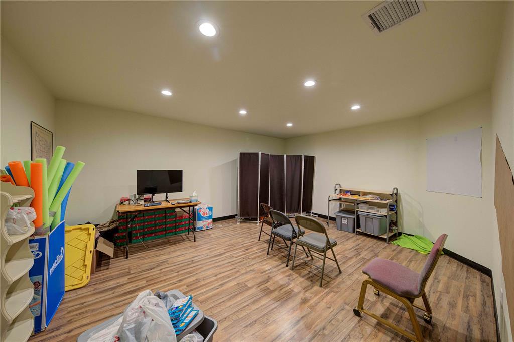 205 N Davis Street Property Photo 23