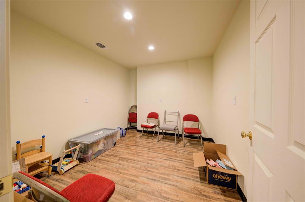 205 N Davis Street Property Photo 25