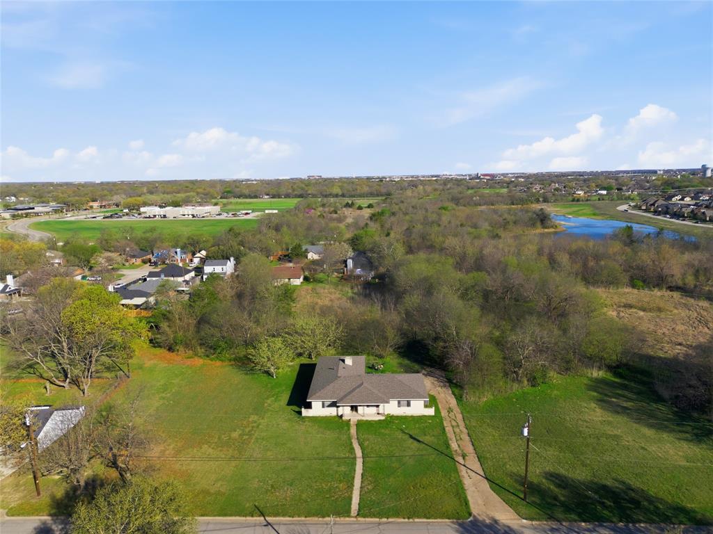 525 Lake Park Avenue Property Photo 2