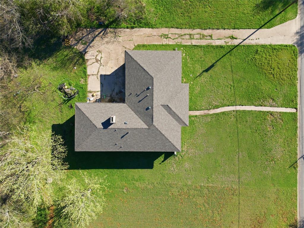525 Lake Park Avenue Property Photo 4