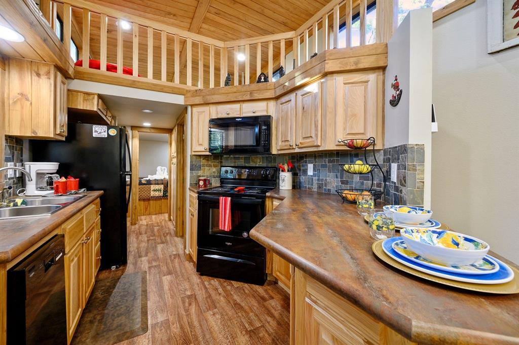 396 Choate Property Photo 8