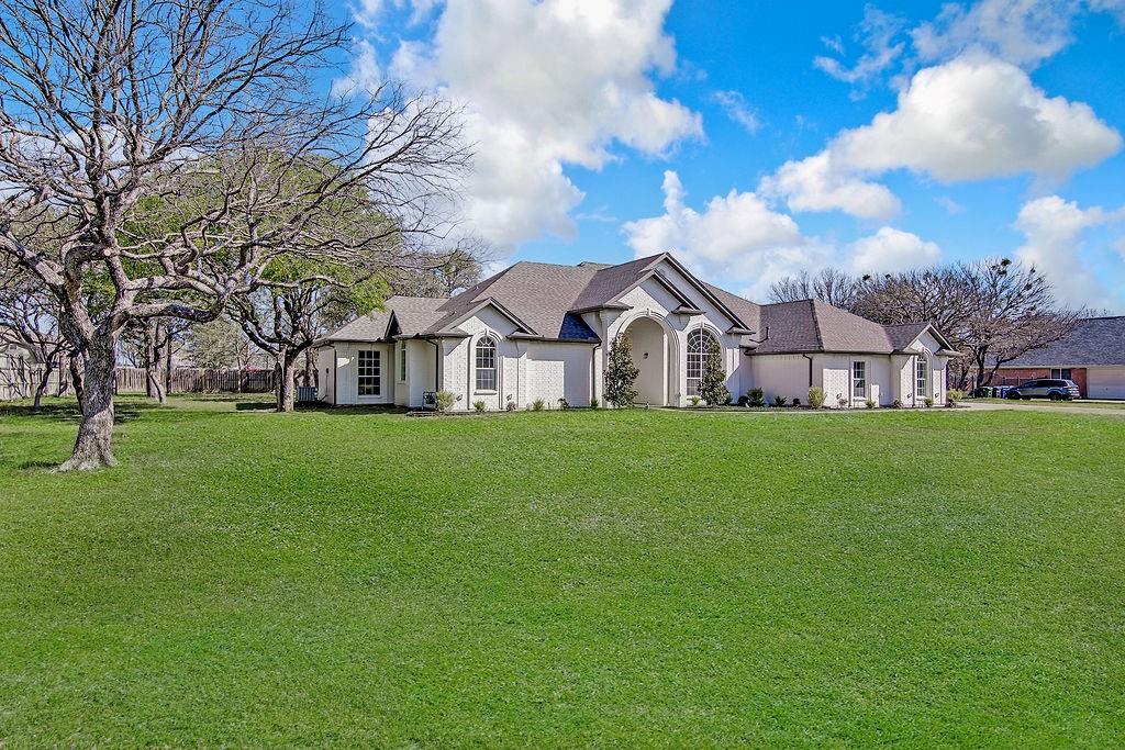 125 Devon Court Property Photo 3