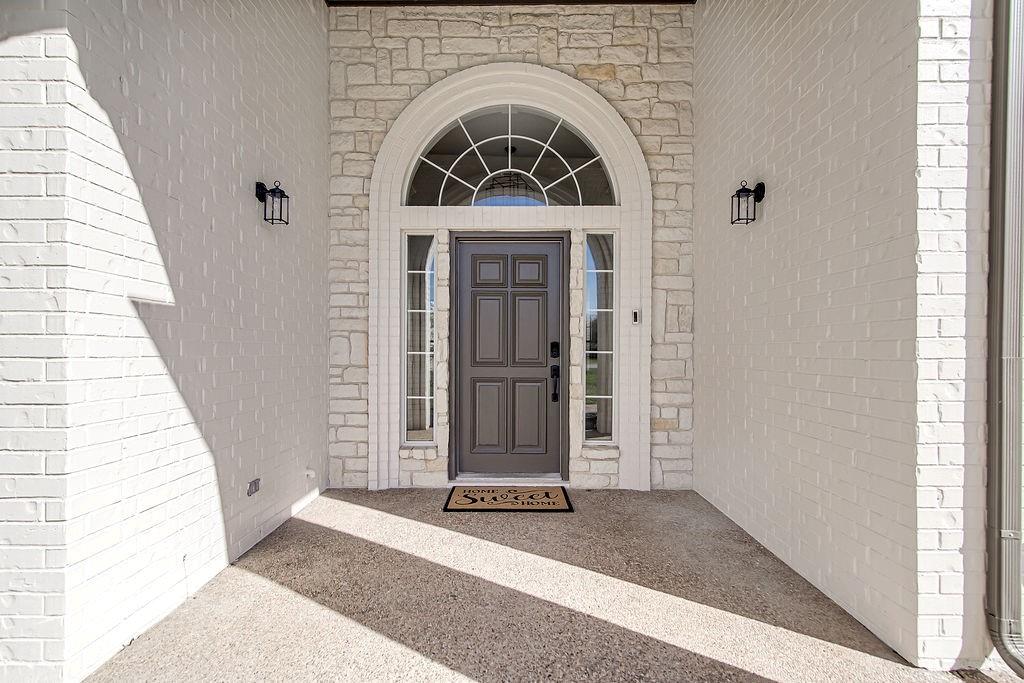 125 Devon Court Property Photo 4