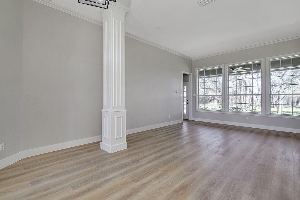 125 Devon Court Property Photo 6