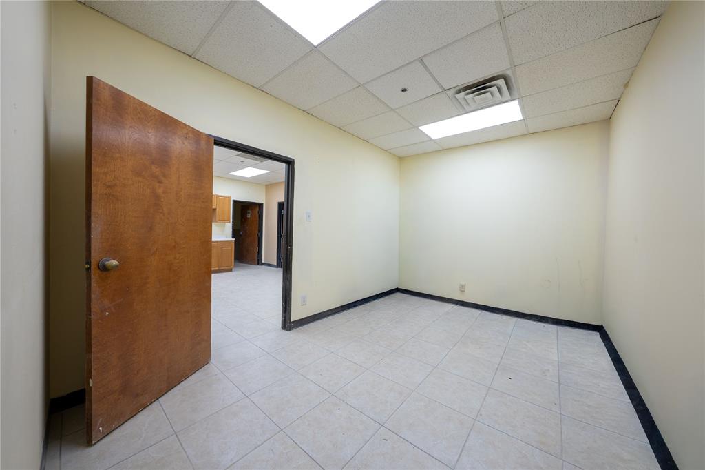 2700 K Avenue Property Photo 4