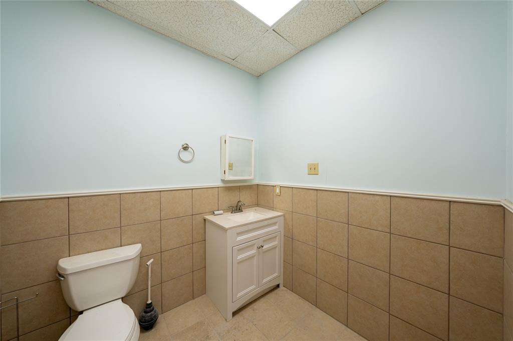 2700 K Avenue Property Photo 10