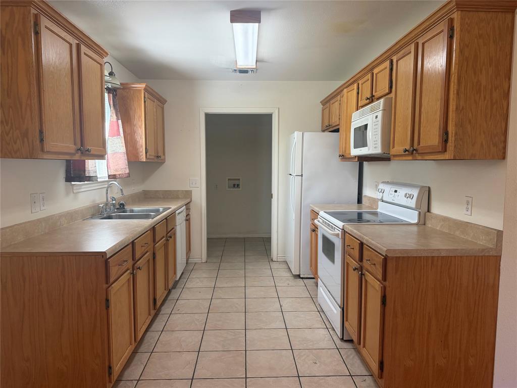 2502 Davisville Road Property Photo 14