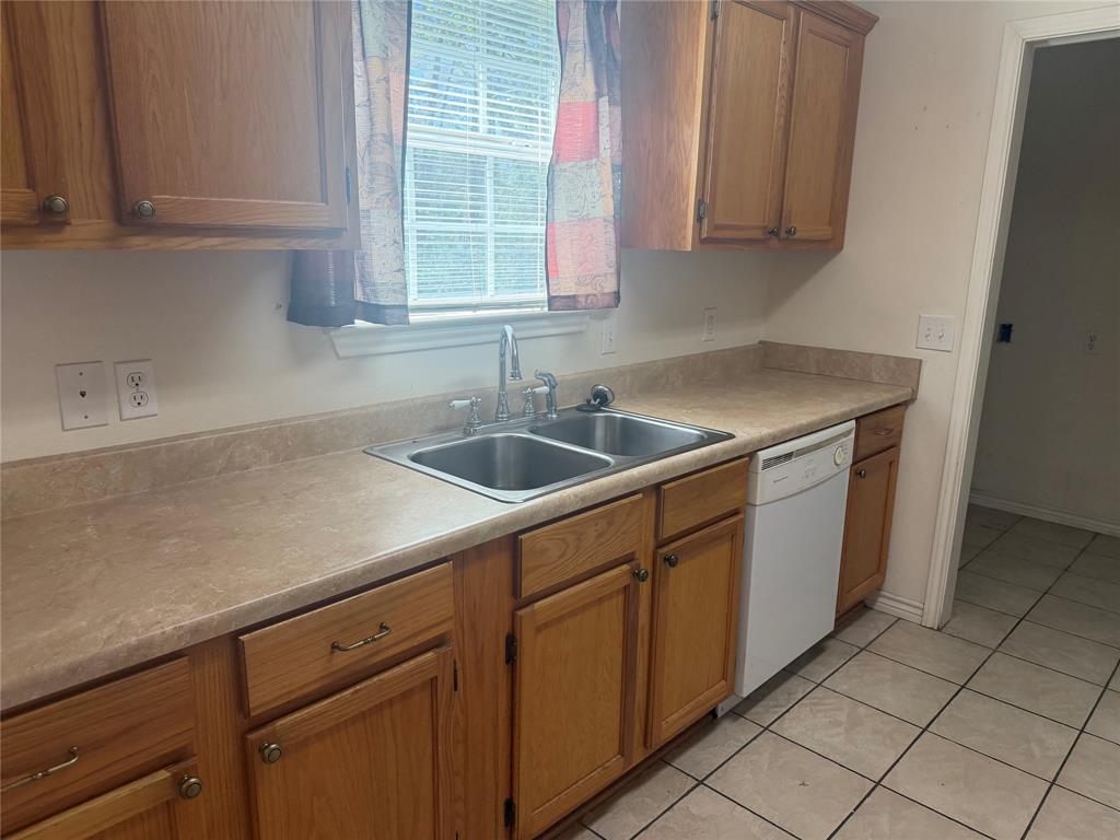 2502 Davisville Road Property Photo 15