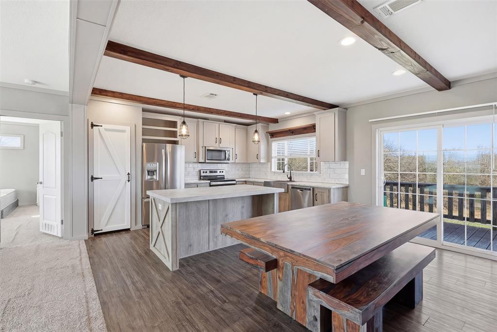 151 Private Road 3814