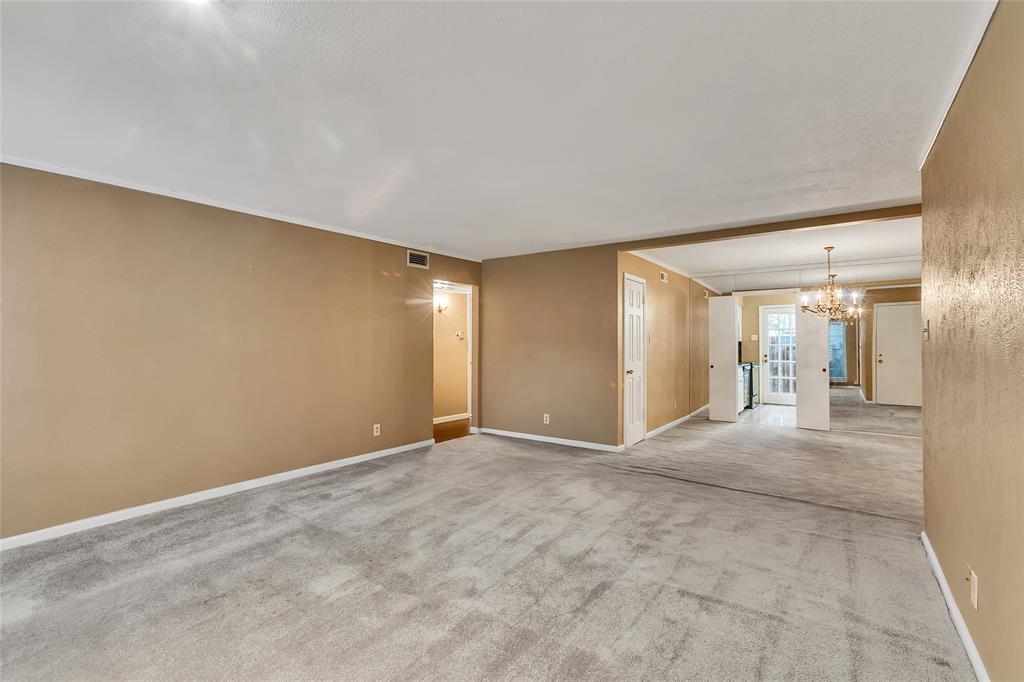 7721 Meadow Park Drive 102 Property Photo 8