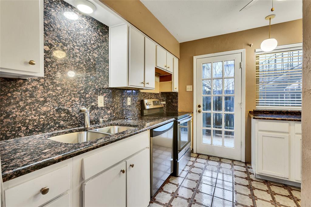7721 Meadow Park Drive 102 Property Photo 11